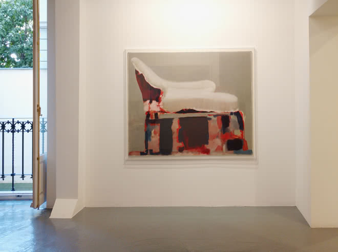 Vista de la exposición 'Chaise-longue' de Simon Edmondson. Galería Álvaro Alcázar.