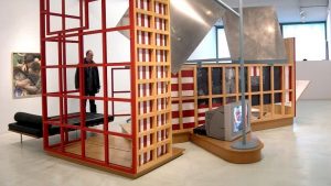 Txomin Badiola. When the Shit Hits the Fan [Cuando la mierda llegue al ventilador]. Instalación, 2003.