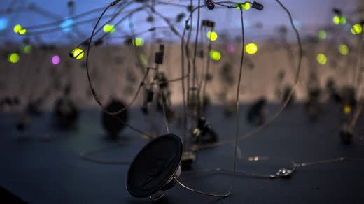 Escuchar con los ojos. Arte sonoro en España, 1961-2016.