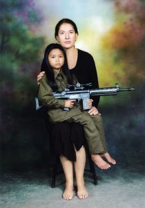 Marina Abramović, The Family A. Sèrie 8 Lessons on Emptiness with a Happy End, 2008. Es Baluard Museu d’Art Modern i Contemporani de Palma. ©de l’obra: Marina Abramović, VEGAP, Palma de Mallorca, 2016.