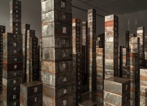 Christian Boltanski. Réserve des Suisses Morts, 1991.