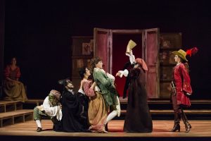 Arlecchino, il servitore di due padroni.