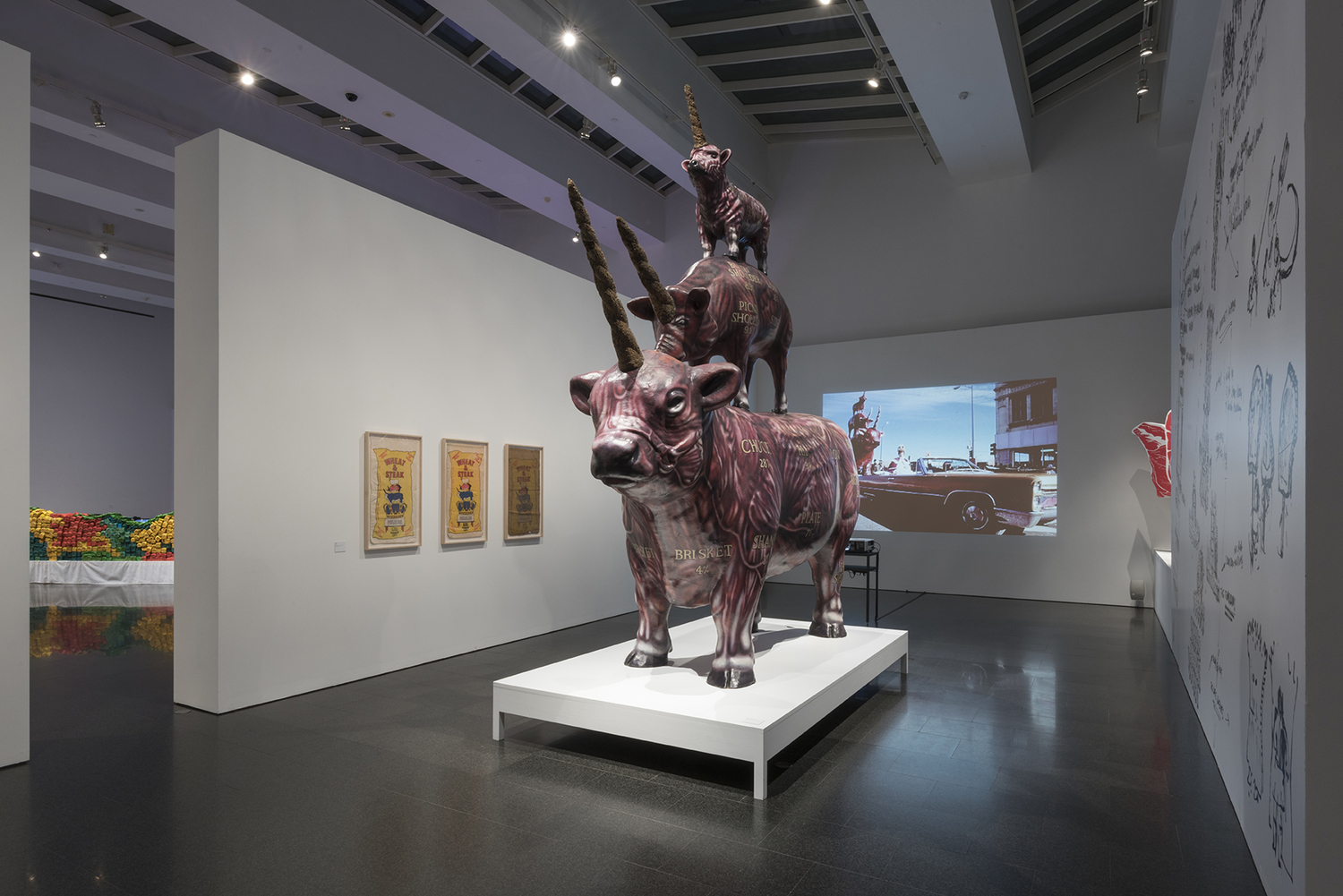 Vistas de la exposición 'MIRALDA MADEINUSA', 2016. Foto: Roberto Ruiz.