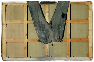 Antoni Tàpies. Pantalones sobre bastidor, 1971. Col·lecció Fundació Antoni Tàpies, Barcelona.