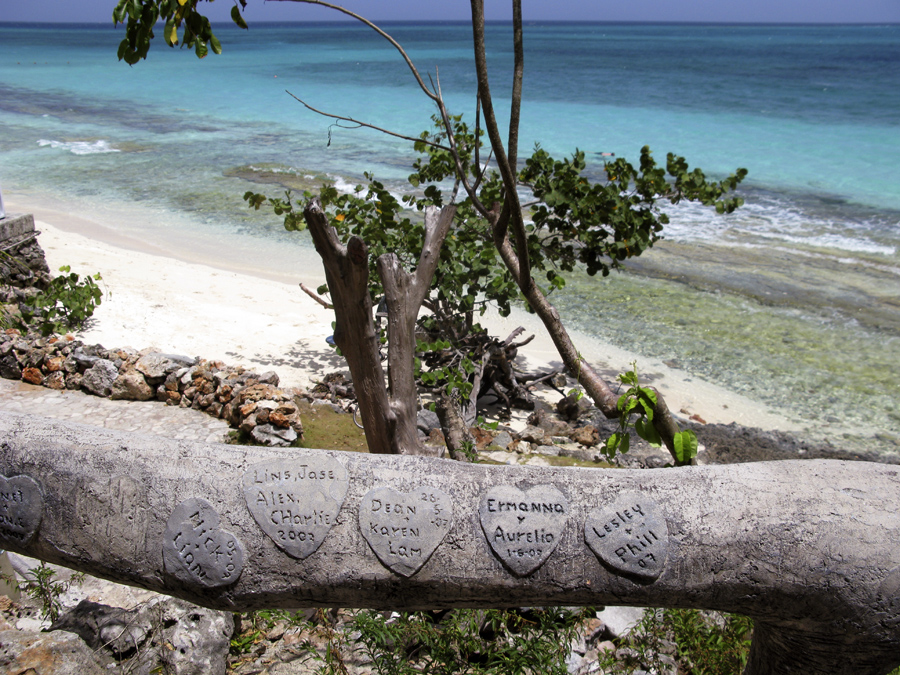 Xisco Bonnín, Serie «Honeymoon Club Resort», 2008. Colección del artista. © de la obra, Xisco Bonnín, 2017.