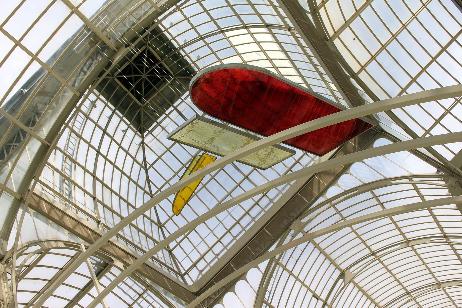 Rosa Barba, Registros de tránsito solar. Palacio de Cristal, Museo Nacional Centro de Arte Reina Sofía. Foto: Luis Martín.