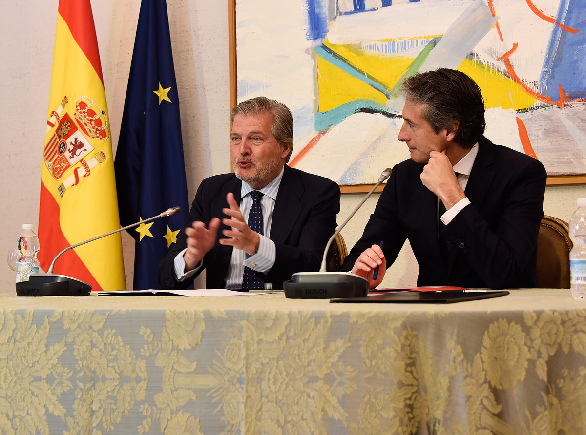 El ministro de Educación, Cultura y Deporte, Íñigo Méndez de Vigo, y el de Fomento, Íñigo de la Serna.