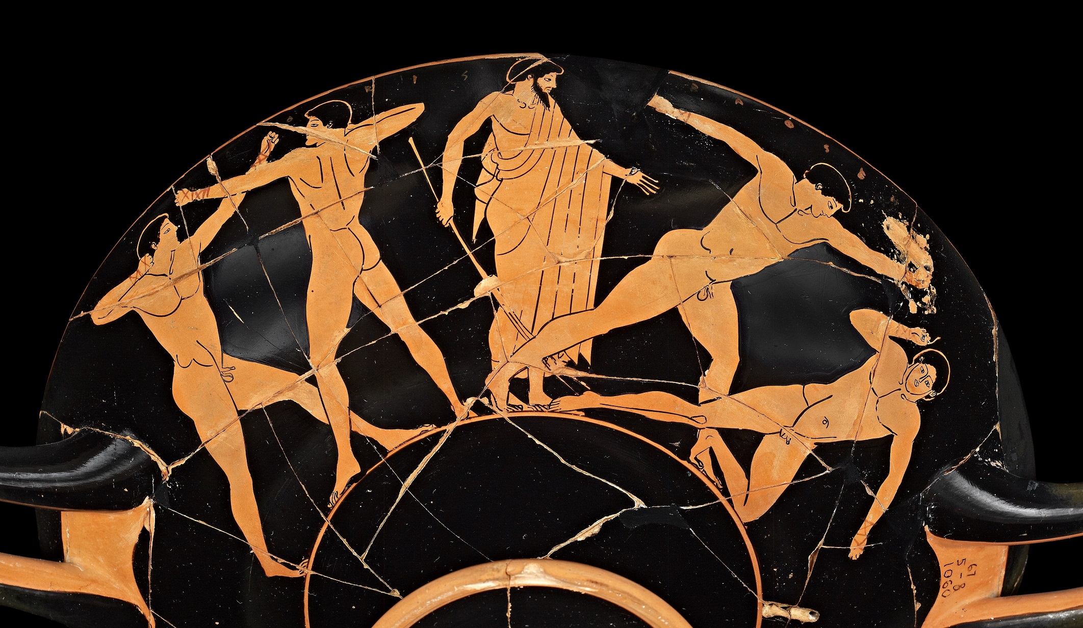 Kylix de cerámica ática de figuras rojas . c. 500-490 a. C. Realizada en Atenas. Posiblemente de Vulci, Italia © The Trustees of the British Museum.