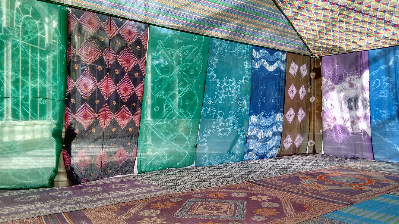 Federico Guzmán, Tuiza. Las culturas de la jaima, 2015. Vistas de la instalación en el Palacio de Cristal de Madrid, 2015. Cortesía del artista.