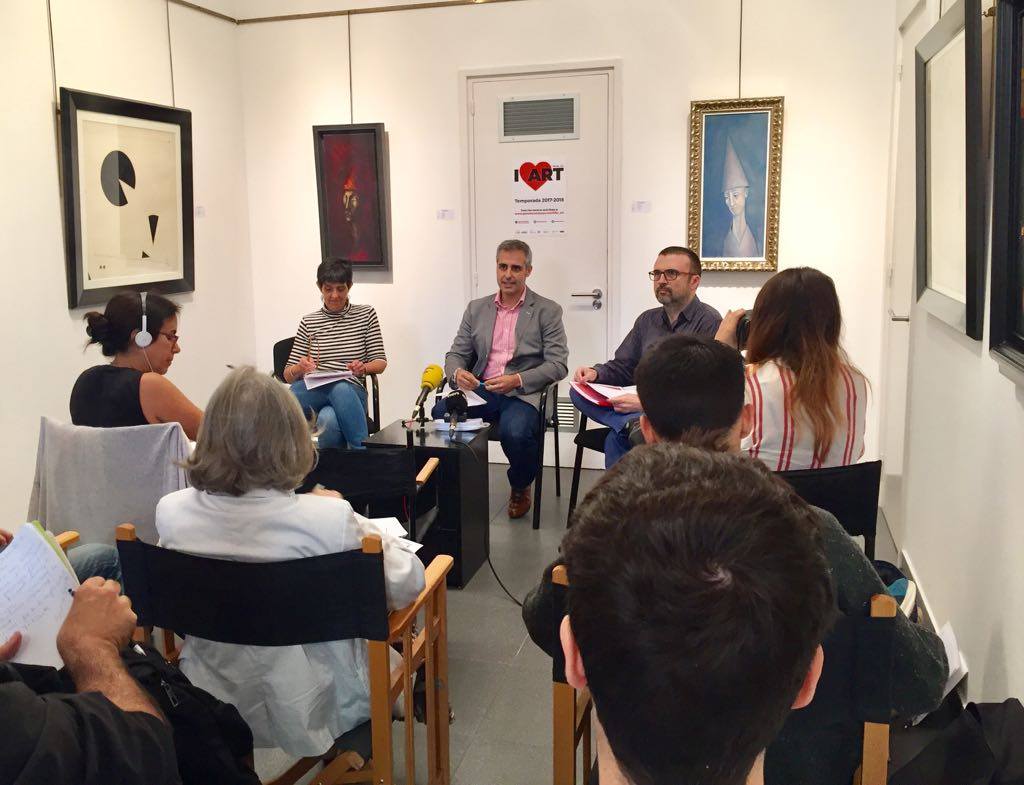 En la presentación de la temporada 2017-2108, celebrada en la Galería de Arte Dolors Junyent, el presidente del GGAC, Gabriel Pinós, ha recordado que "el arte es universal, no tiene fronteras. El arte siempre une nunca separa".