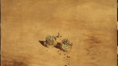 'Dos trozos de pan expresando el sentimiento del amor' (1940) hace referencia al juego de ajedrez que tanto gustaba a Duchamp. © Salvador Dalí, Fundació Gala-Salvador Dalí/VEGAP, Figueres, 2017.