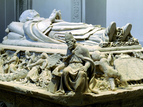 Sepulcro del cardenal Cisneros. Foto: José Luis de la Quintana.