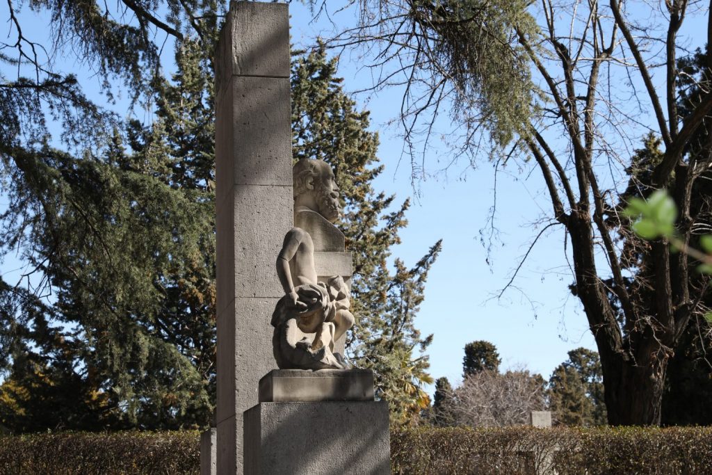 Gal_BarberoYSanchezMatoVisitasCementerios_6-1500x1000