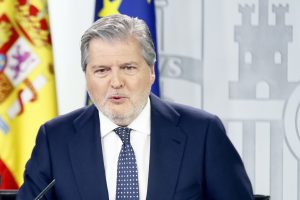 El ministro de Educación, Cultura y Deporte y portavoz del Gobierno, Íñigo Méndez de Vigo, durante la rueda de prensa posterior al Consejo de Ministros. Pool Moncloa / J.M. Cuadrado.