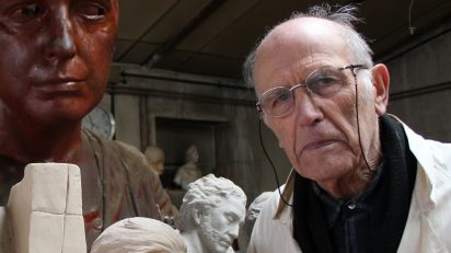 El escultor Julio López Hernández en su estudio. Foto: Luis Martín.