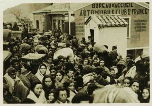 Refugiados de la Guerra Civil española en 1939 en la frontera de Le Perthus. Schweizerisches Sozialarchiv / Sozarch_F_Ka-0001-249.