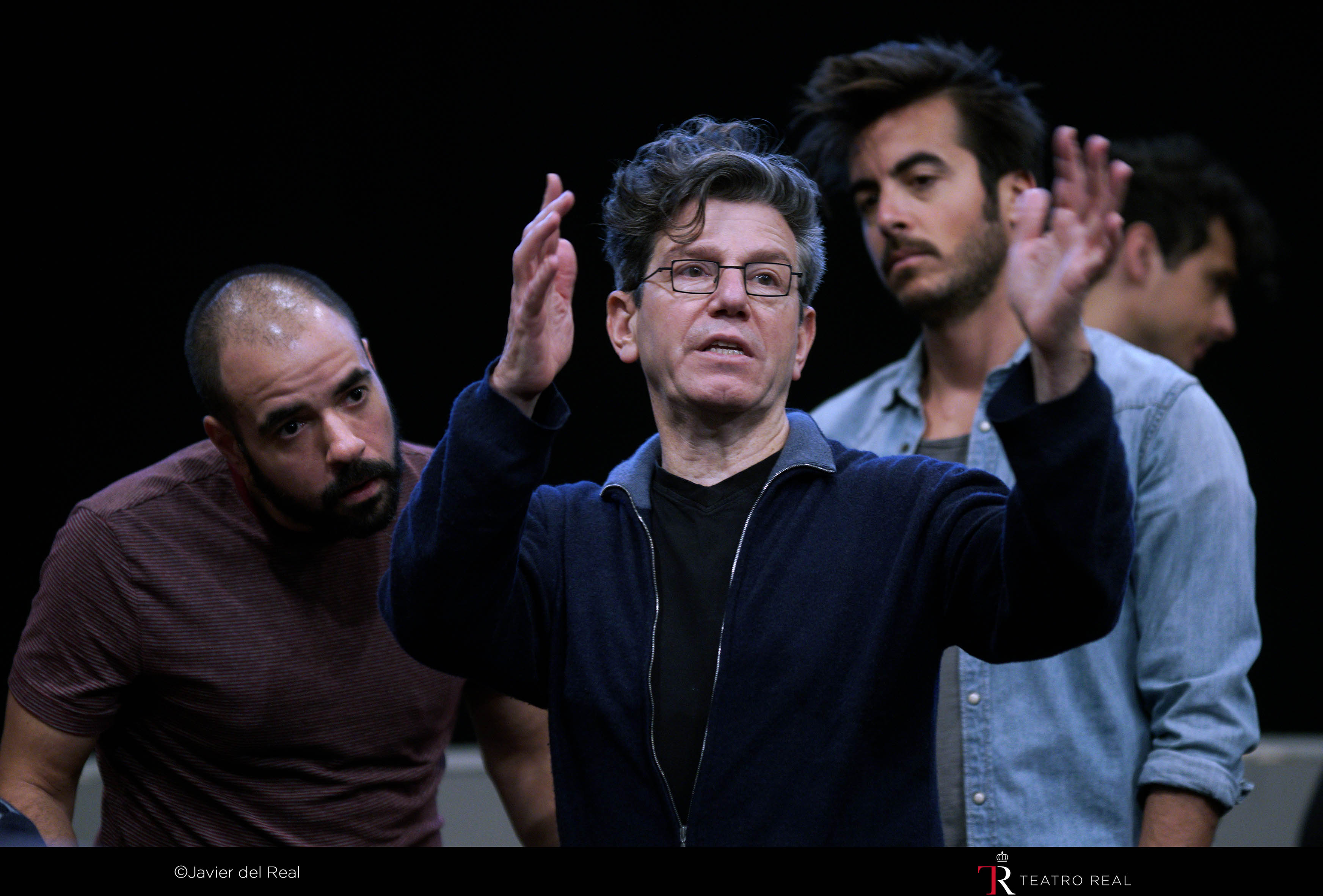 José Carlo Marino (coro), Robert Carsen (director de escena) y Álvaro Hurtado (actor). Fotógrafo: © Javier del Real | Teatro Real.