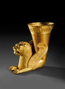 Ritón. Oro. Período Aqueménida, 559-331 a.C. Hamedan.