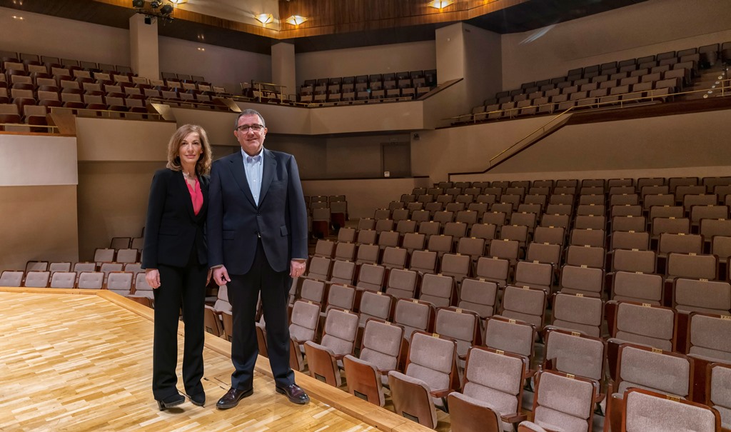 Félix Palomero junto a Amaya de Miguel, directora general del INAEM.