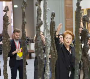 Carmen Giménez, comisaria de la exposición. ©Alberto Giacometti Estate / VEGAP, Madrid, 2019. ©Museo Nacional del Prado.