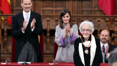 Ida Vitale tras recibir el Premio Cervantes. © Casa de S.M. el Rey.