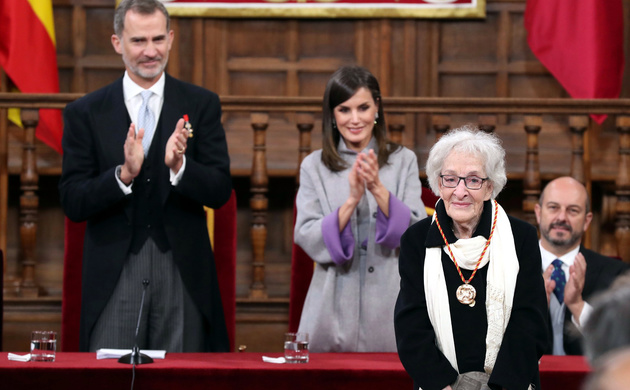 Ida Vitale tras recibir el Premio Cervantes. © Casa de S.M. el Rey.