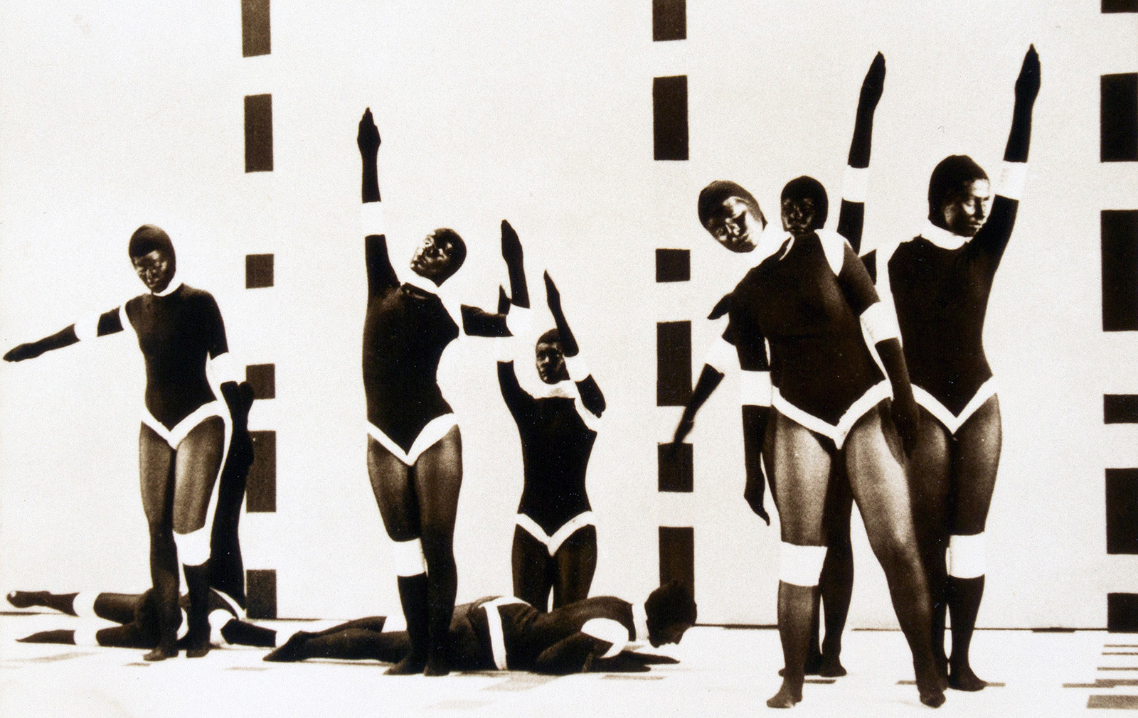 Analivia Cordeiro, M3X3, 1973 (fotograma del vídeo). Videoinstalación. Tres proyecciones, color, sonido, reproducción continua, medidas variables. Colección BEEP de Art Electrónico. © de la obra, Analivia Cordeiro, 2019.