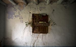 Huesca, sierra del Montsec, Estall. Aula de la escuela (abandonada). © Navia - 2019.