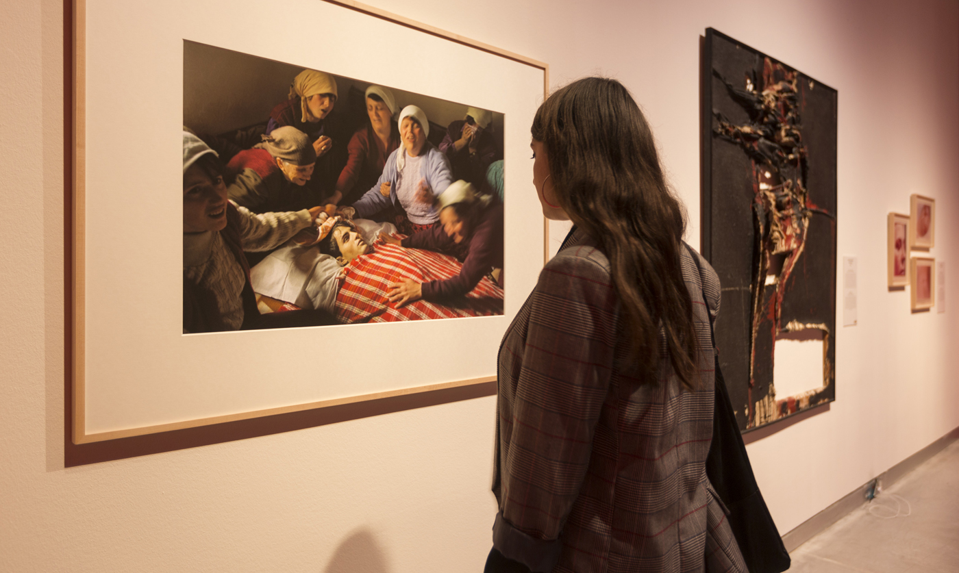 el-nucleo-de-i-poeticas-de-la-emocion-i-lo-forman-piezas-contemporaneas-con-una-significativa-representacion-de-la-colecci