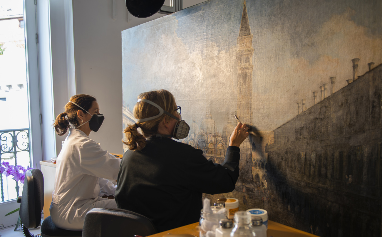 El Museo Thyssen restaura ‘La Plaza de San Marcos en Venecia’ de Canaletto. © Hélène Desplechin.