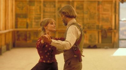 Isabelle Huppert y Kris Kristofferson en 'La puerta del cielo' (1980).