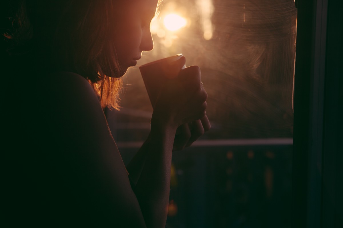 adult_art_blur_breakfast_coffee_cup_dark_girl-937869