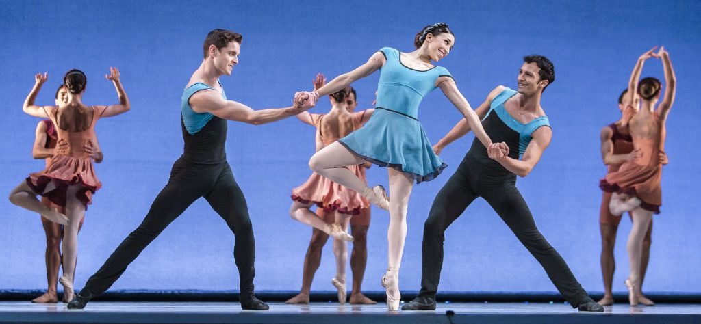 Tres lenguajes distintos, una palabra común: danza - hoyesarte.com