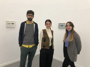 Bernat Daviu y Joana Roda, cofundadores de Bombon Projects, y Margot Cuevas, estrecha colaboradora de la galería.