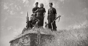 Ángel Cortés Gracia. Operaciones militares en Almudévar (Huesca)."Valiente señorita de Falange Española que junto a sus camaradas estuvo en las operaciones". 'Amanecer', 16 de agosto de 1936.