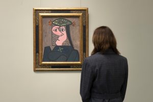 'Busto de mujer' de Picasso en la sala 9 B de edificio Villanueva en el Museo Nacional del Prado. Foto © Museo Nacional del Prado.