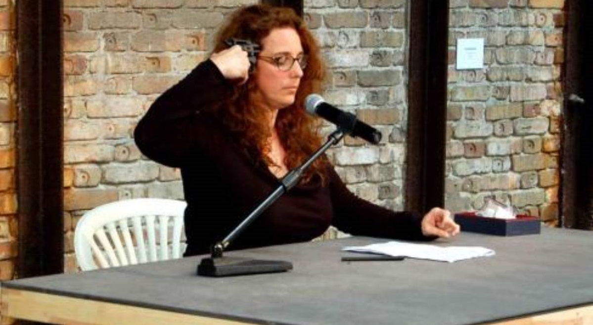 Tania Bruguera. Autosabotaje (2009). Conferencia-Performance.