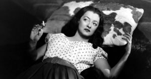 'Más allá del bosque' (1949) fue la última película que Bette Davis hizo para Warner Bros., después de 17 años con el estudio.