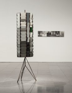 Perejaume. Postaler, 1984. Instalación. Cortesía del MACBA, Museu d’Art Contemporani de Barcelona. Fotografía de Rafael Vargas.