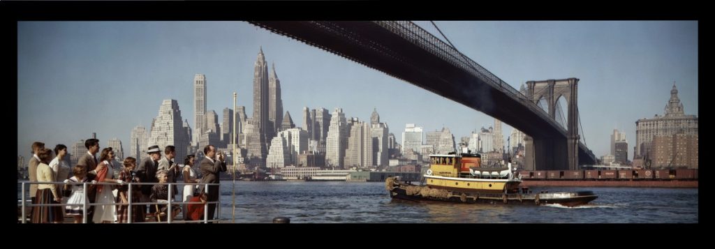 Ralph Amdursky. Brooklyn Bridge, N.Y.C., 1958. Colorama. Cortesía del Musée Nicéphore Niépce, Ville De Chalon-Sur-Saône , Francia.