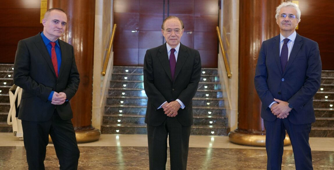 Equipo directivo del Teatro Real (de izquierda a derecha): Joan Matabosch, director artístico; Gregorio Marañón, presidente, e Ignacio García-Belenguer, director general. © Javier del Real / Teatro Real.