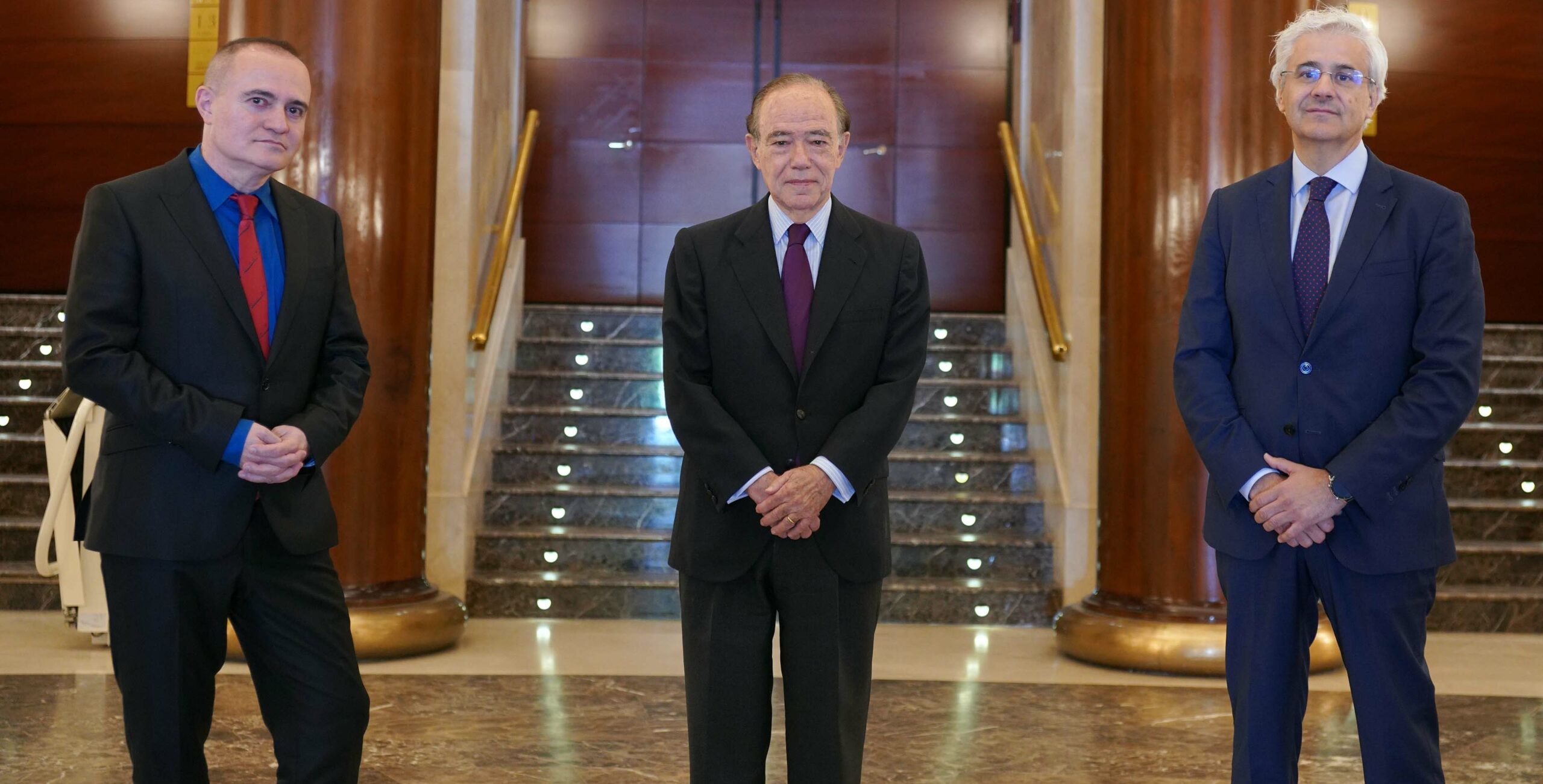 Equipo directivo del Teatro Real (de izquierda a derecha): Joan Matabosch, director artístico; Gregorio Marañón, presidente, e Ignacio García-Belenguer, director general. © Javier del Real / Teatro Real.