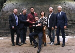 Joan Matabosch, Hugo de Ana, Piotr Beczala (Radamés), Krassimira Stoyanova (Aida), Nicola Luisotti (director) e Ignacio García-Belenguer (director general). Sentado, delante, Carlos Álvarez (Amonasro). Foto: © Javier del Real | Teatro Real.