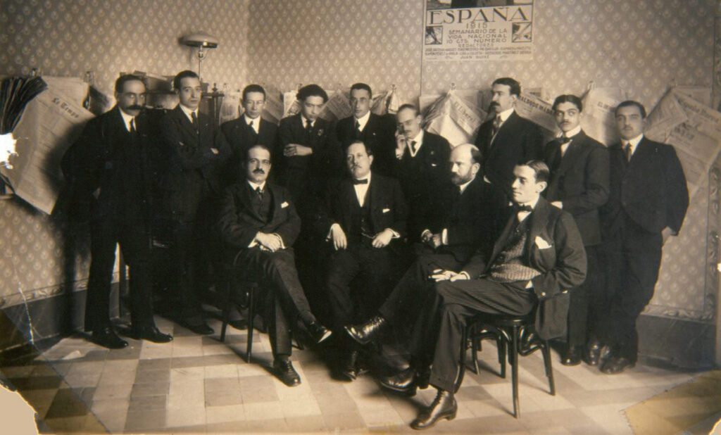 José Ortega y Gasset con la redacción de ‘España’. Madrid, 1915. | Biblioteca Fundación Ortega-Marañón.