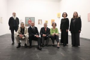 De izda a dcha: José Antonio Jiménez, artista; Diego de Pablos, artista; Pedro Luis Lozano, comisario; Juan José Aquerreta; la consejera Esnaola; Mercedes Jover, directora del Museo de Navarra, y Susana Irigaray, directora del Servicio de Museos.
