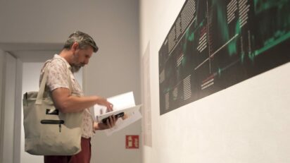 Exposición "Angela Melitopoulos. Cine(so)matrix" en el Museo Reina Sofía. Fotos: © Luis Domingo.