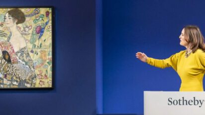 'Dama con abanico', la última obra de Gustav Klimt, ha sido subastada en Sotheby's Londres estableciendo un nuevo récord para una obra de arte en Europa. Foto cortesía de Sotheby's.