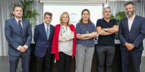 Presentación del Observatorio de la Sostenibilidad de la Cultura Escrita. De izquierda a derecha: Jorge Corrales, Julio Cerviño, Carme Riera, Marta Martínez, Manuel Vilas y Héctor Jiménez. Foto: © CEDRO | Pablo Moreno.