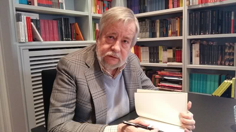 La literatura se hace preguntas, pero no debe dar respuestas" - hoyesarte.com