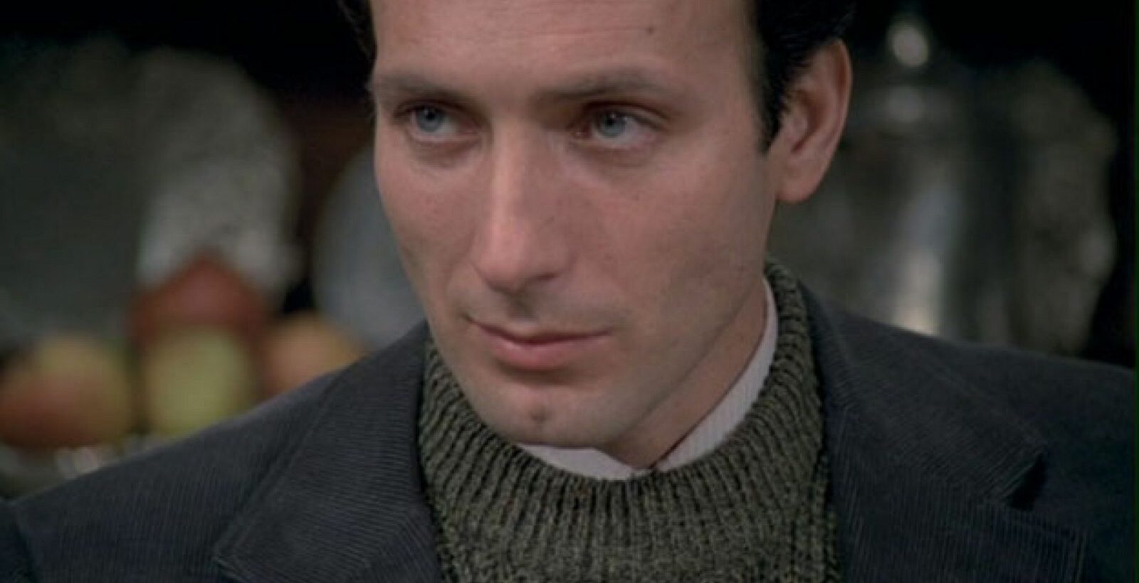 Eusebio Poncela como Carlos Deza en "Los gozos y las sombras".